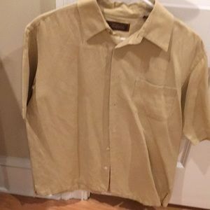 Men’s casual shirt